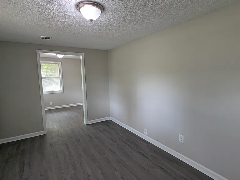 130 Margaret Dr — Photo 12