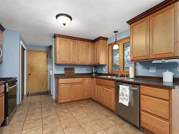 4th image of 1535 Rockdale St