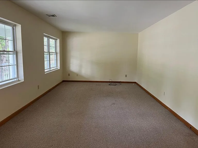 1020 Western Ave #B — Photo 12
