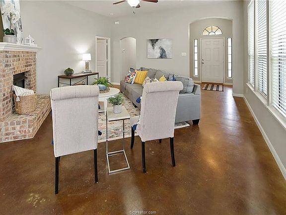 5th image of 4289 Hollow Stone Dr