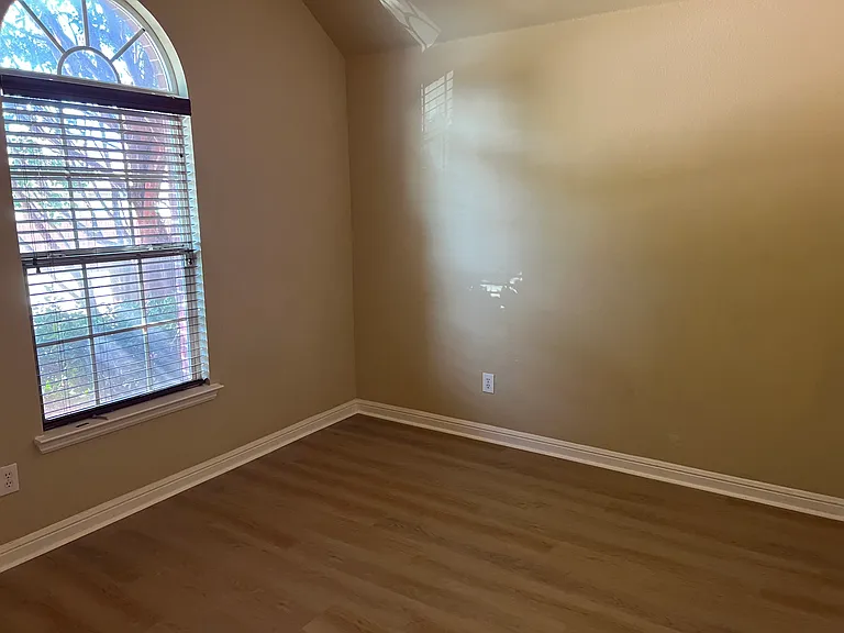 1405 Nightingale Dr — Photo 30