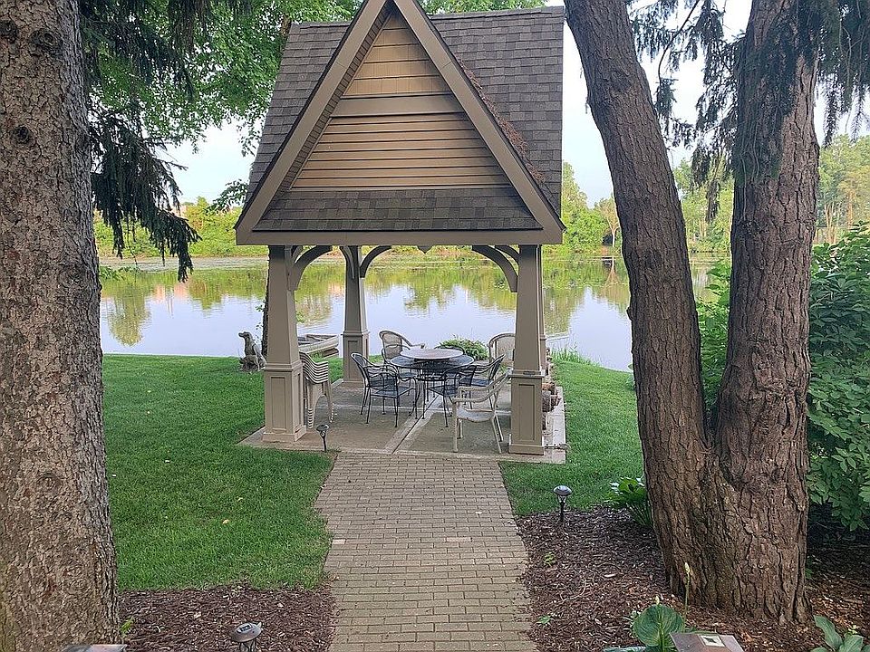 2nd image of 438 Pondview Ln #1