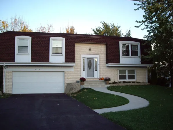 1113 N Smith Rd, Palatine, IL 60067