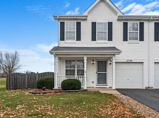 2704 Cedar Glade Rd, Naperville, IL 60564