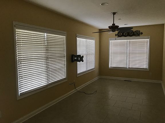 4th image of 3687 Woodbridge Ln