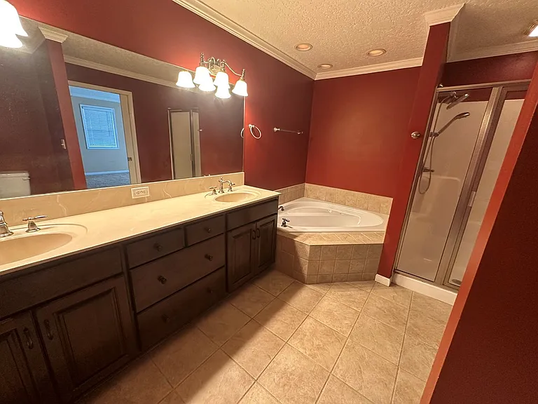 2208 White Oak Dr — Photo 9