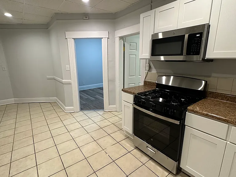 240 Paterson Ave #5 — Photo 27