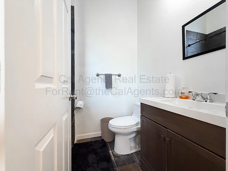 1532 32nd St #1532 — Photo 9