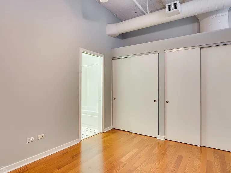 333 W Hubbard St #412 — Photo 11
