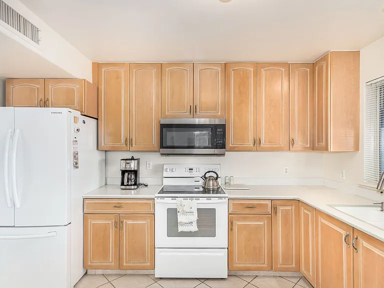 220 N 22nd Pl #1109 — Photo 14