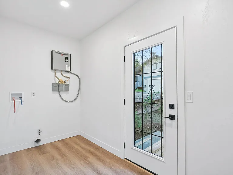2036 Placer St — Photo 31