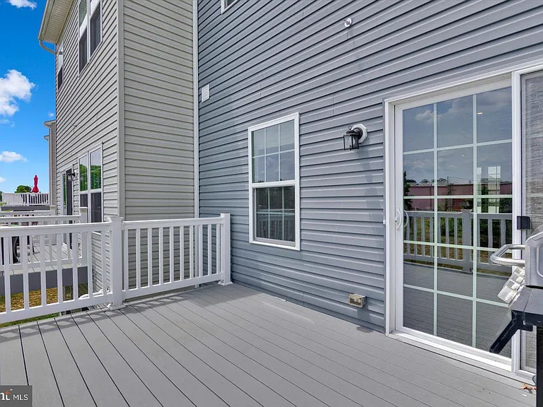 114 Freedom Way — Photo 10