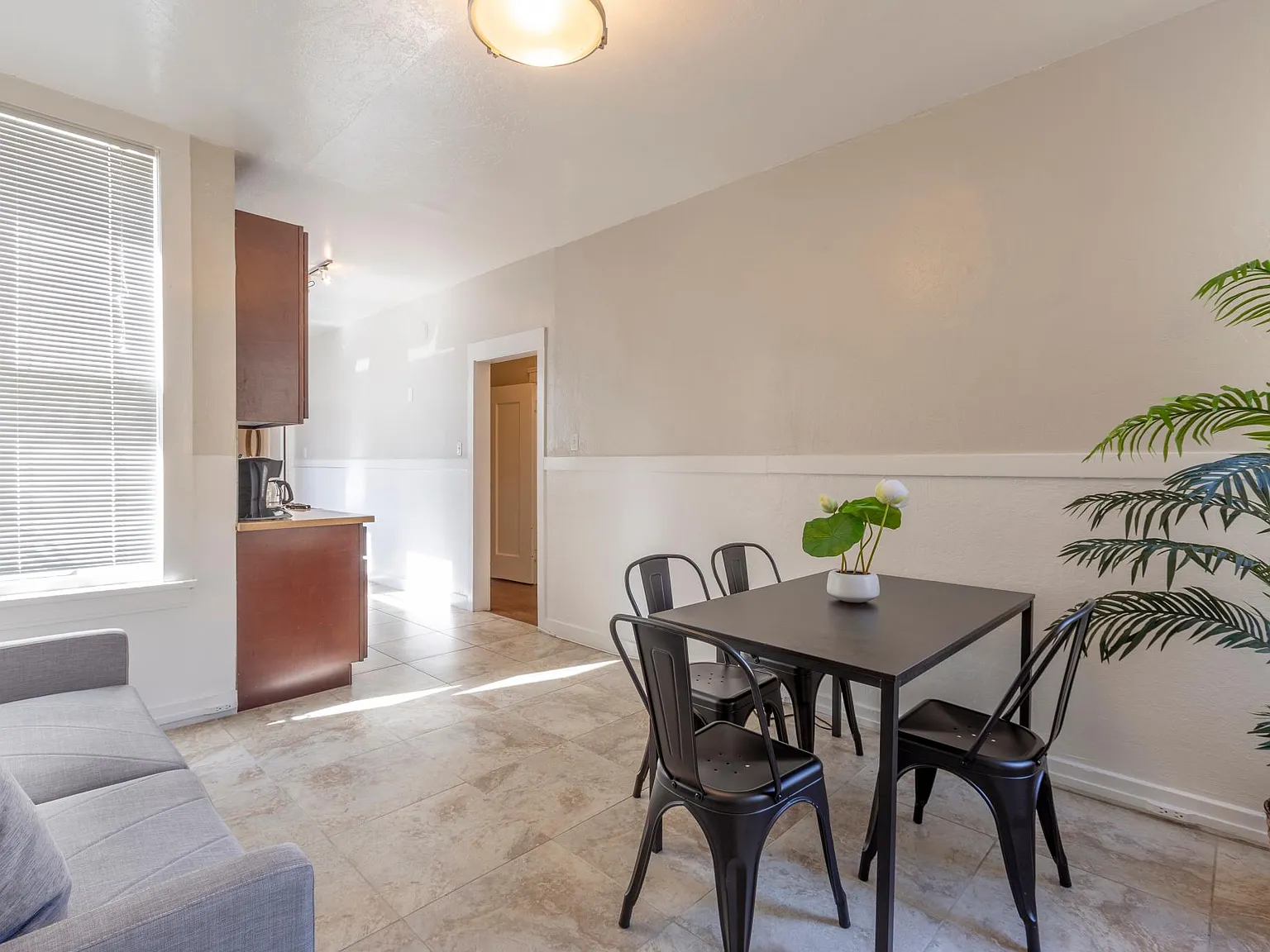 653 Minna St — Photo 3