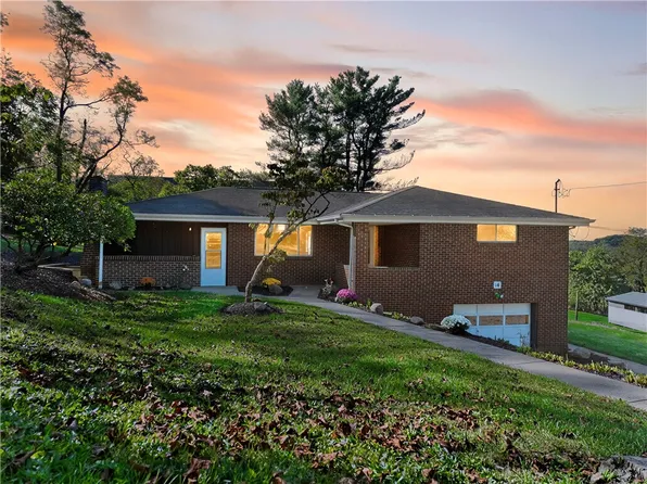 14 Holt Dr, Finleyville, PA 15332