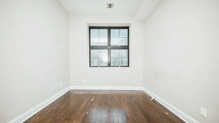 Rented by Nooklyn NYC LLC | media 44