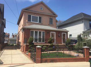 166 Van Sicklen St, Brooklyn, NY 11223