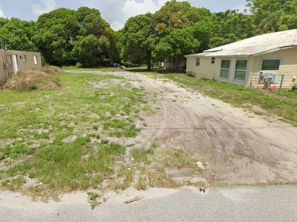 517 N 14th St, Fort Pierce, FL 34950