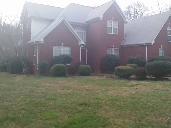 4 beds, 2 1/2B   Bonus Room