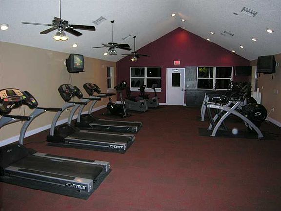 4th image of 8290 Lake Dr APT 220