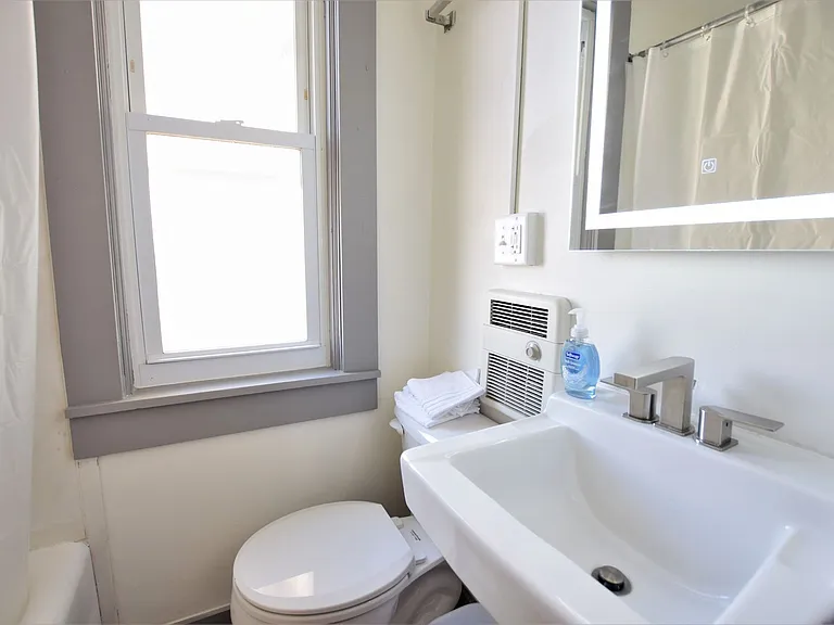 306 Bryant Ave — Photo 44