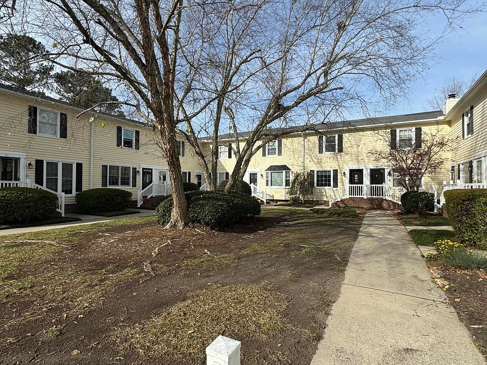 1st image of 119 Oakmont Drive #26