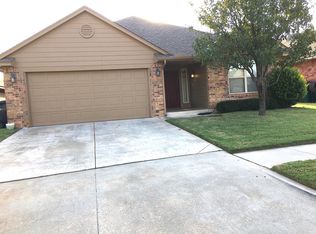 17604 Black Hawk Dr, Edmond, OK 73012