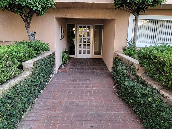 2nd image of 2445 S Barrington Ave #306