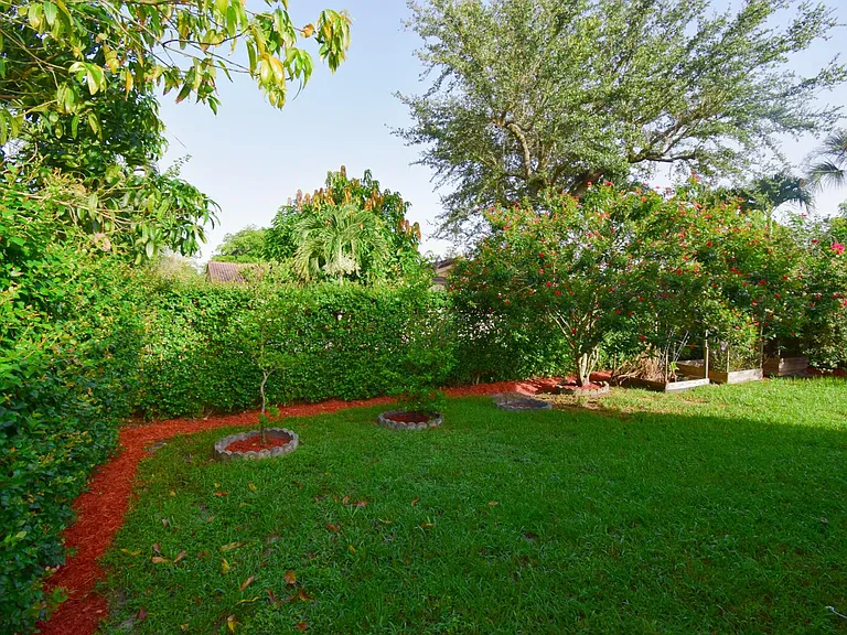 1520 NW 97th Ave — Photo 3