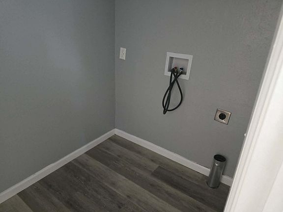5th image of 4522 N Johnstown Ave
