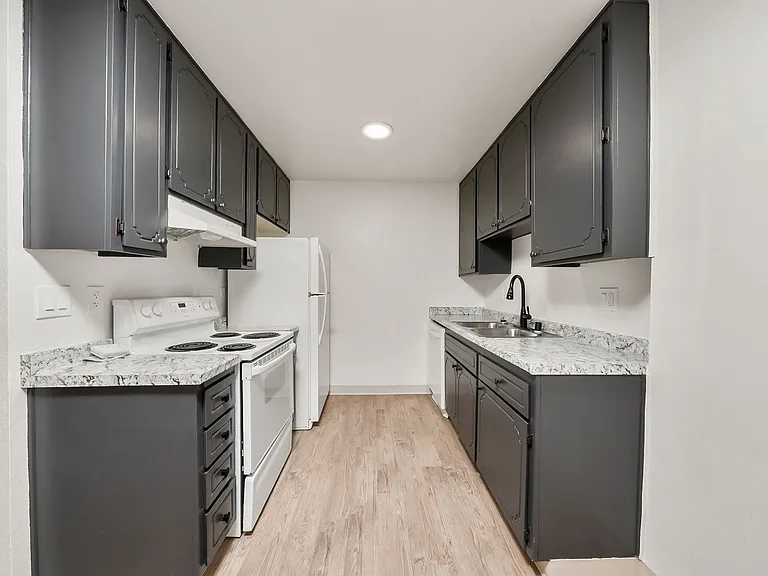 3800 Lily St — Photo 2