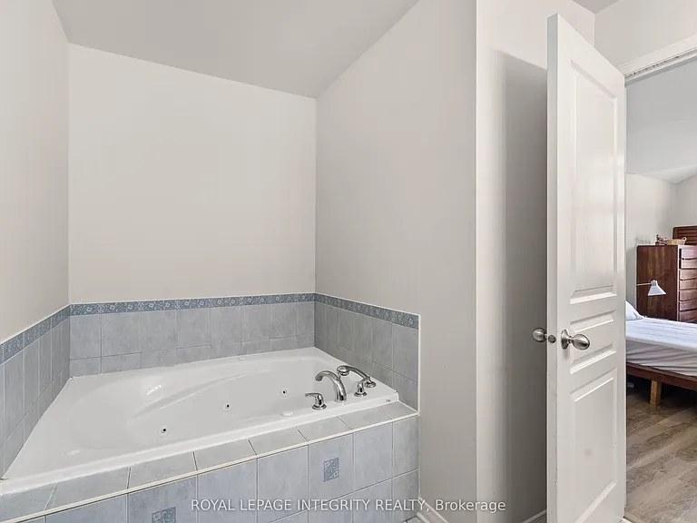407 Celtic Ridge Cres — Photo 14