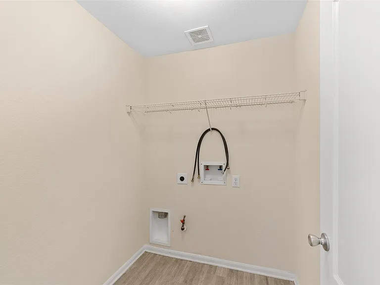 311 Remington Creek Dr — Photo 4