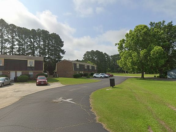 4th image of 903 Oakwood St #11548553