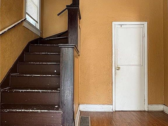 3rd image of 207 S Bethany St