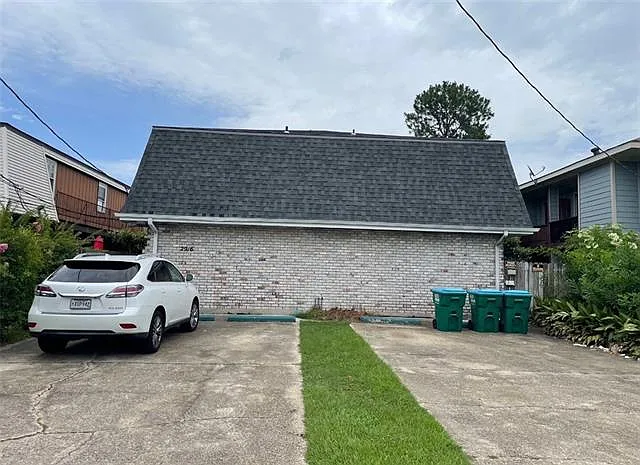 2 bed, 1.5 bath, 1250 sqft, $1,300 — Photo 1