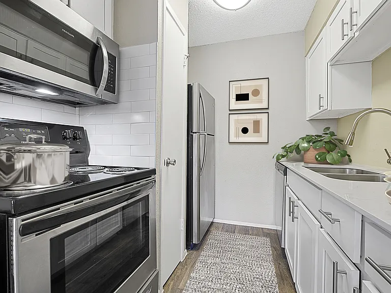 Lexington Apartment Homes
