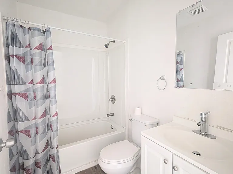 6954 Mount Vernon St — Photo 1