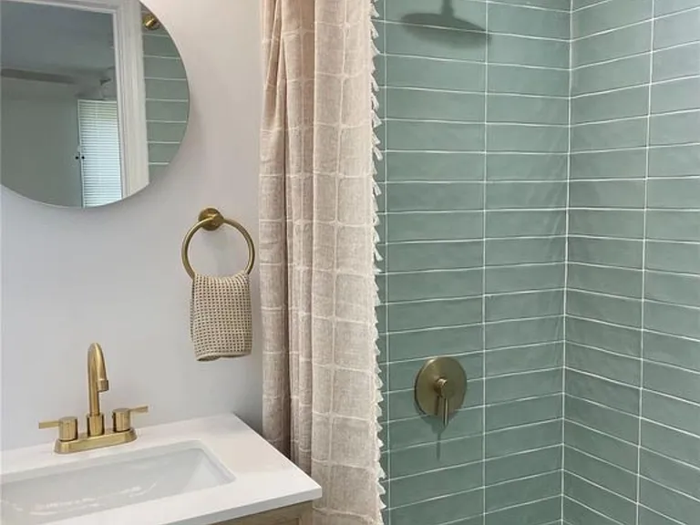 89 Lynbrook Dr — Photo 11