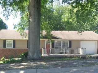 509 E 1st Ave, Huntingburg, IN 47542