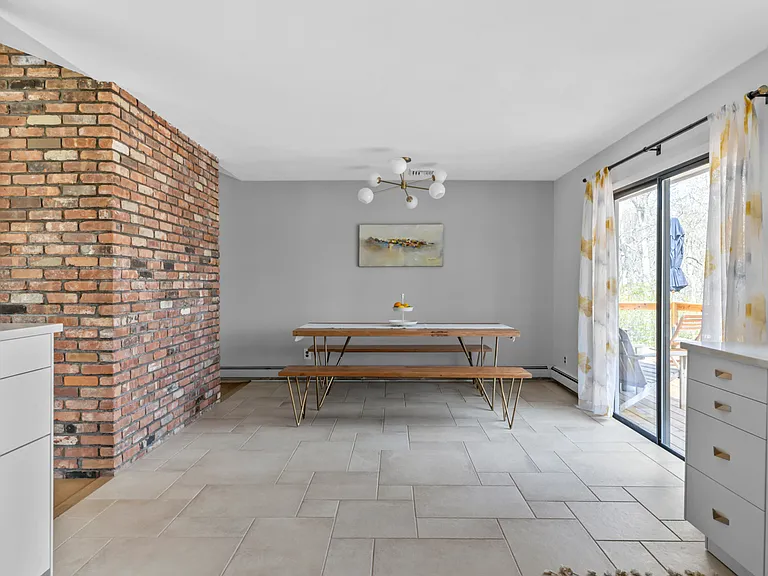 19 Dogwood St — Photo 12