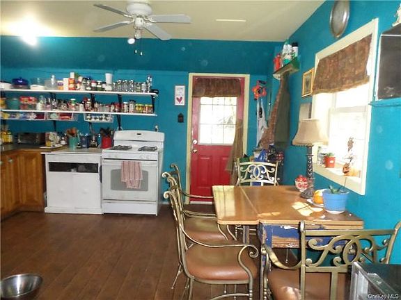 3rd image of 24 Tinkers Dr