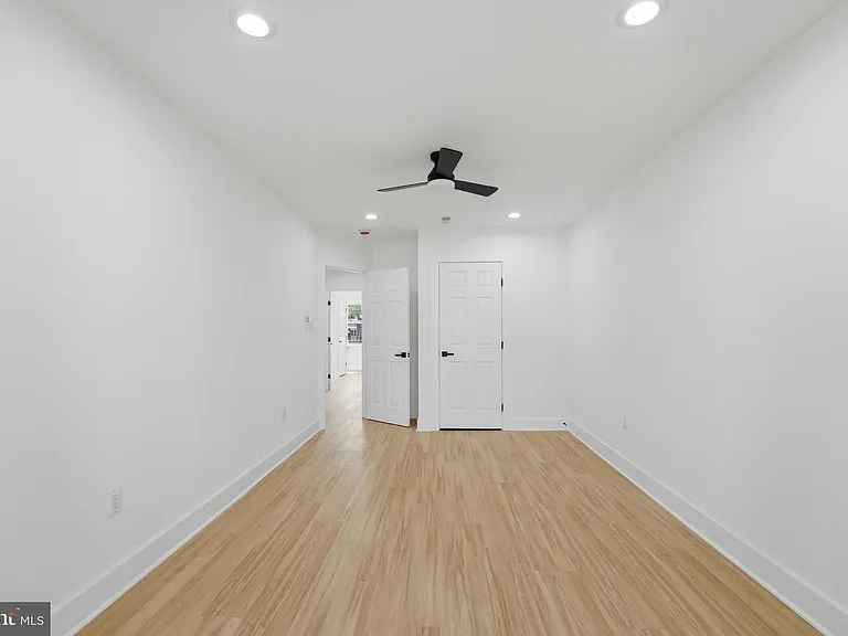 129 Hamilton St NW — Photo 31