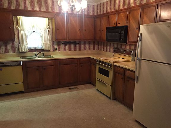 2nd image of 103 Bel Aire Dr