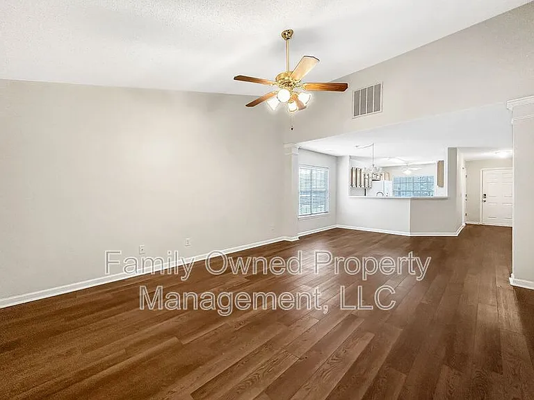 112 Stewart Pl — Photo 15