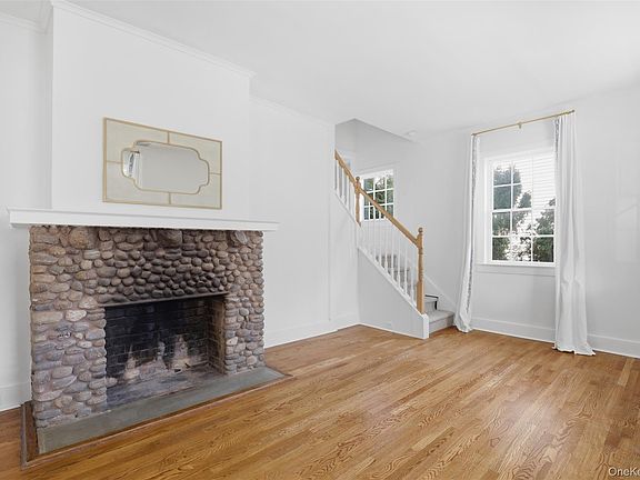 5th image of 7 Adelaide St