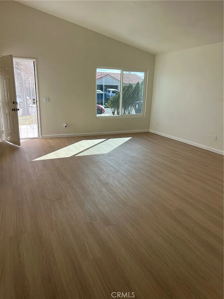 3 bed, 1516 sqft, $2,400 — Photo 3