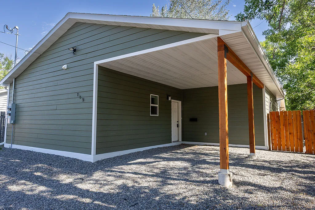 2 bed, 900 sqft, $1,700 — Photo 2