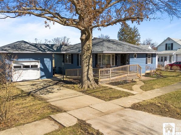 92 E Pine St, Dunkirk, NY 14048