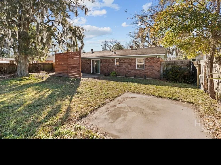 408 Valentine Dr — Photo 17