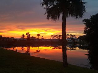 872 Lacosta Ln, North Fort Myers, FL 33917